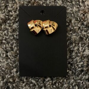 Elegant Gold Knot Earrings